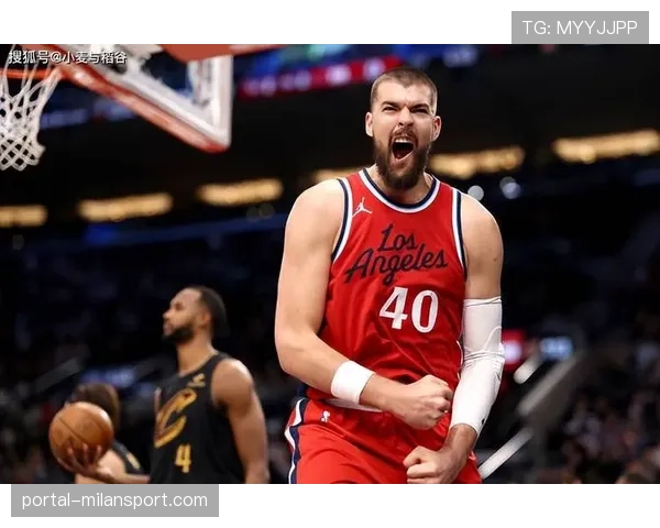 祖巴茨27分11板,快船中锋内线发挥出色