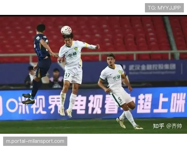 武汉三镇边路冲击重拾威力 贝维斯头球破门体现战术多样性